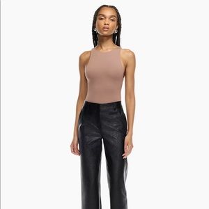 Babaton
Contour '90s Bodysuit